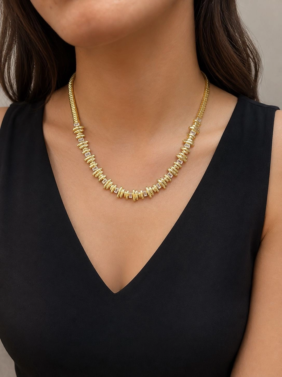 14 K GOLD KAPLAMA RENGİ BAGET TAŞLI TASARIM KOLYE