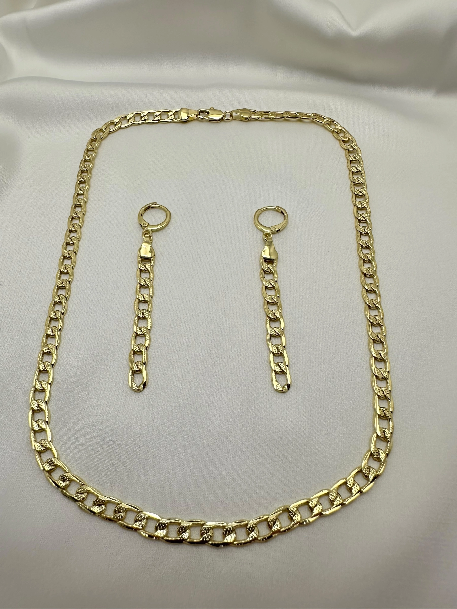 DESENLİ İNCE ZİNCİR SET 14 K GOLD RENGİNDE KOLYE KÜPE BİLEKLİK SET